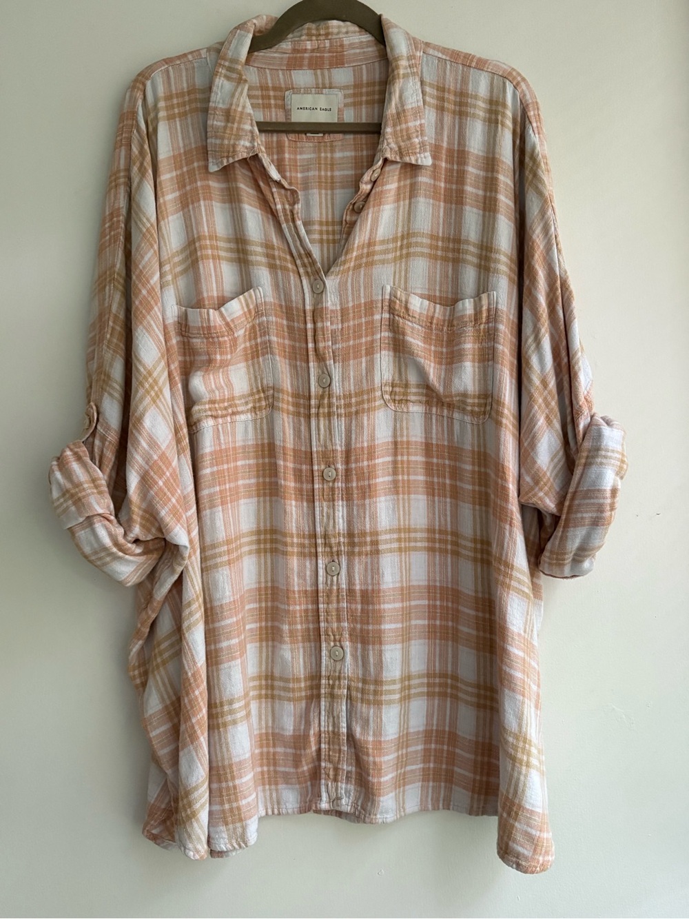 American Eagle plaid button down top with front pockets• oversized XL